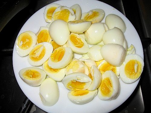 http://fxcuisine.com/blogimages/indian-cuisine/quail-egg-curry/quail-egg-curry-IMG_4057.jpg
