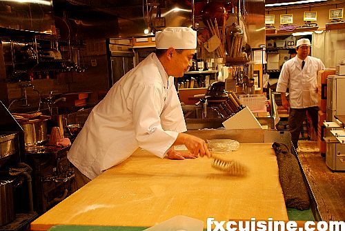 Making soba noodles