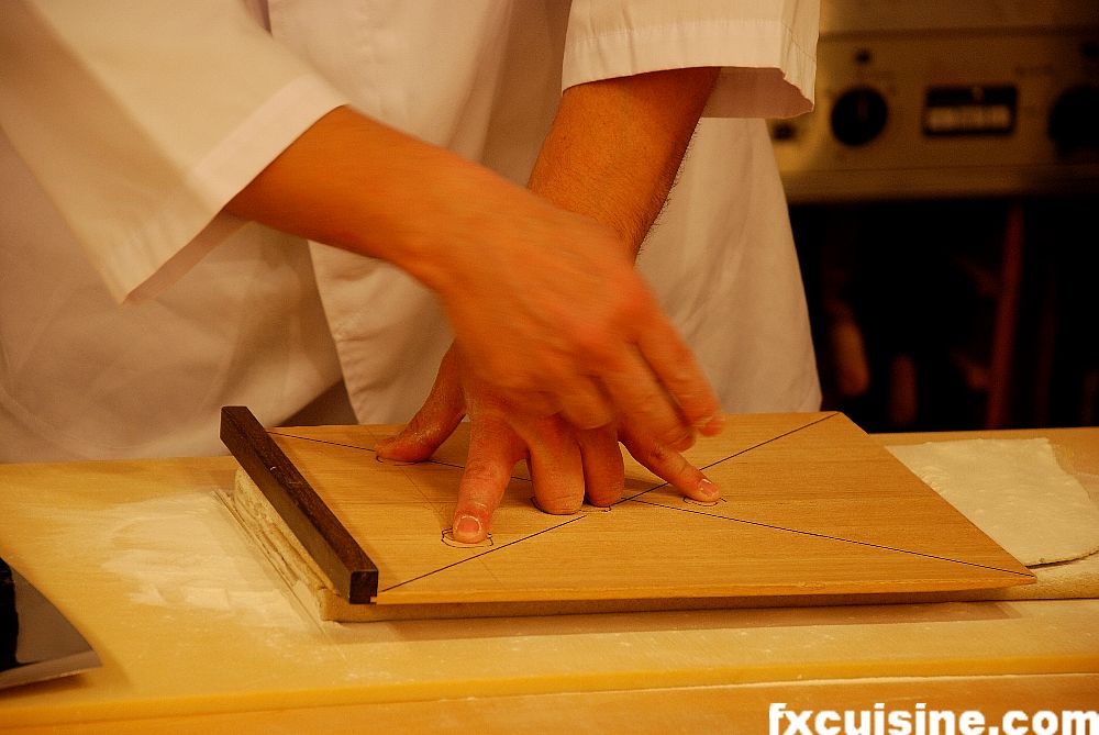 Making soba noodles