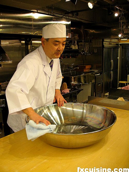 Making soba noodles