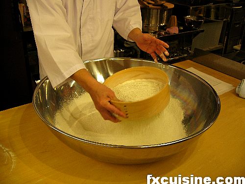 Making soba noodles