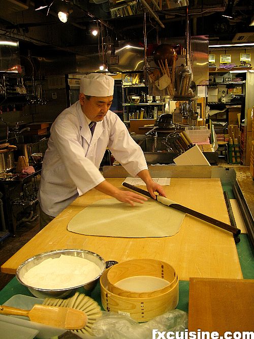 Making soba noodles