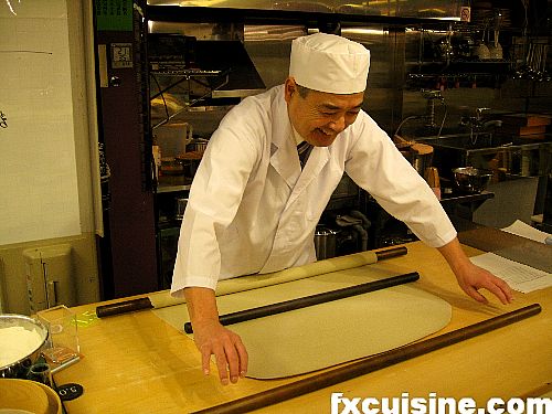 Making soba noodles