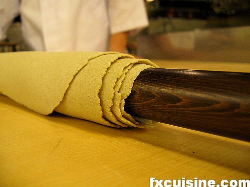 Making soba noodles