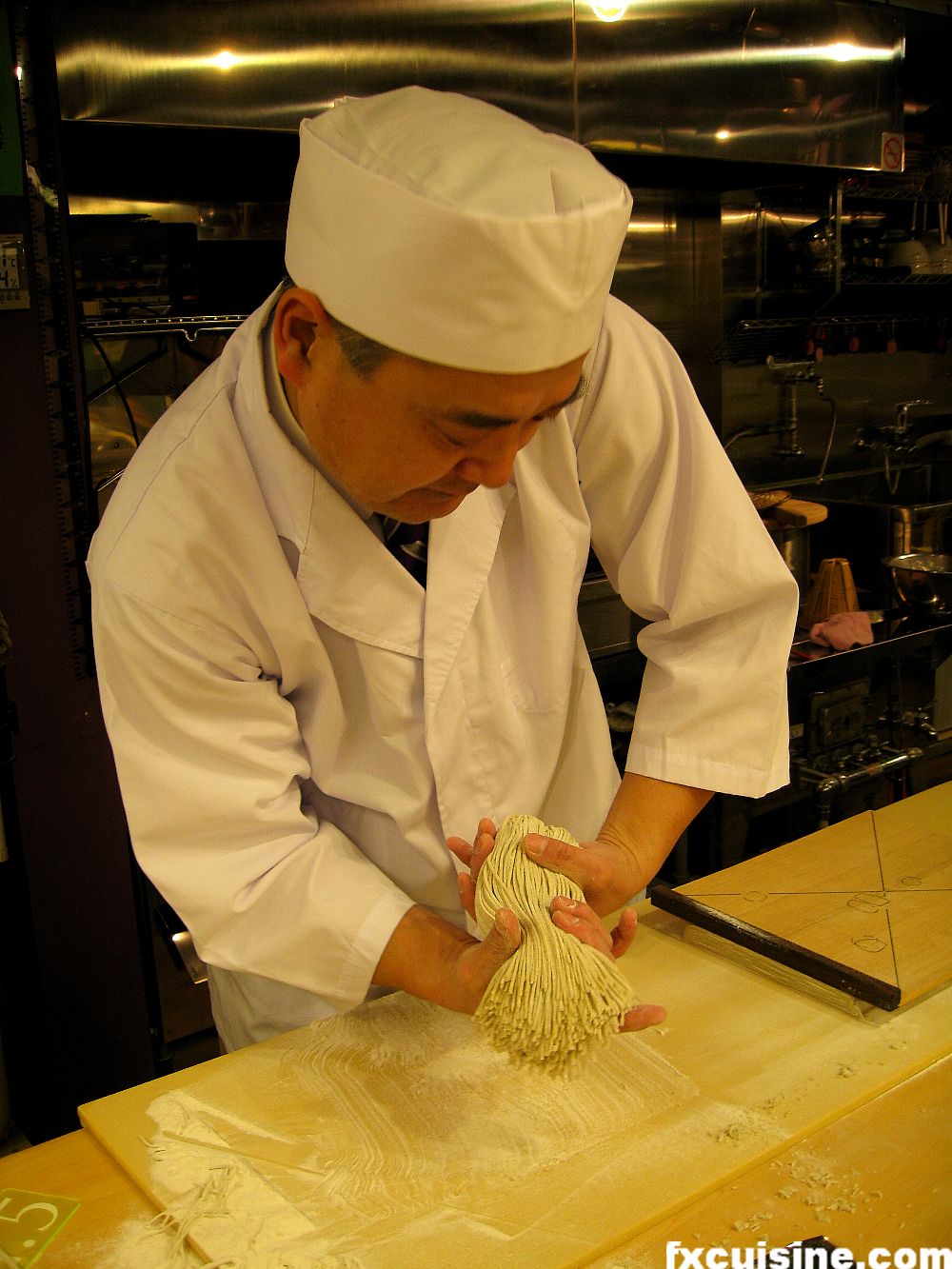 Making soba noodles