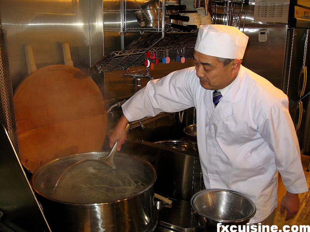 Making soba noodles