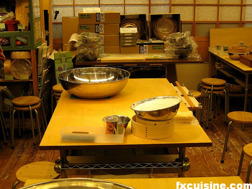 Making soba noodles