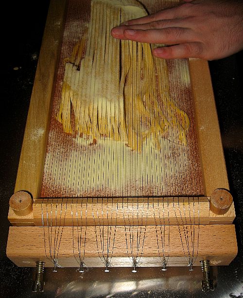 Chitarra, pasta guitar and rolling pin