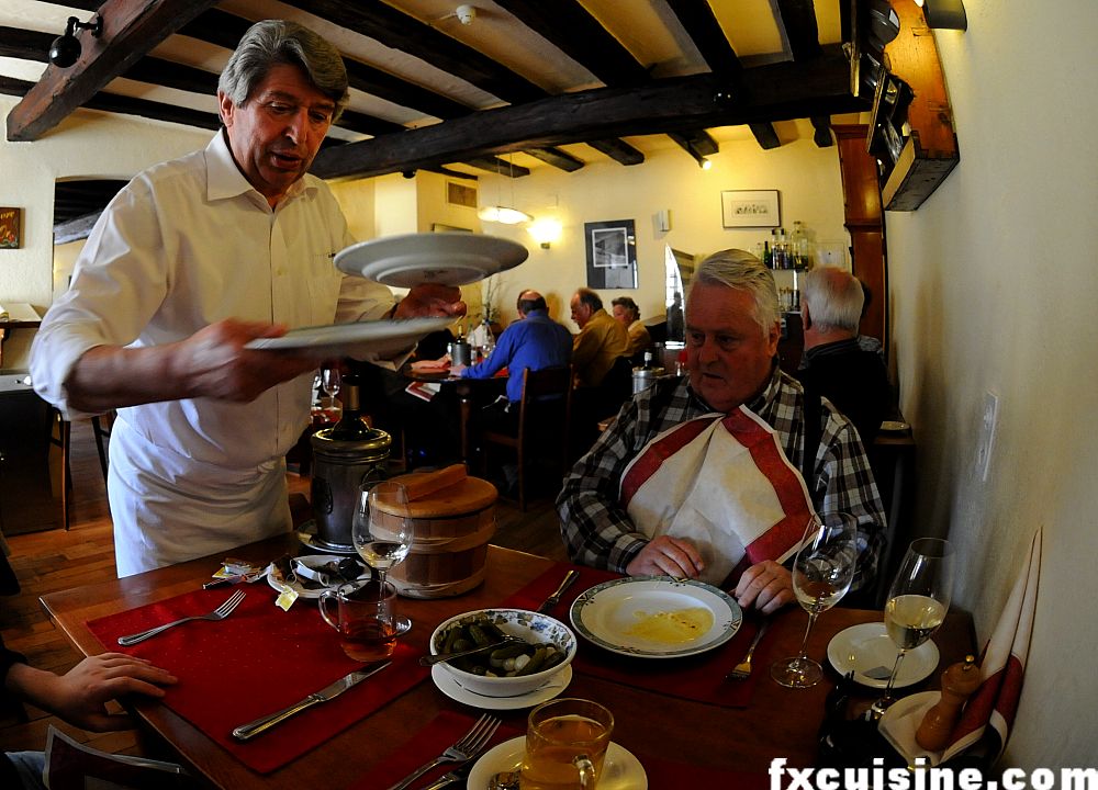 Back to article ‘<p><a href="http://fxcuisine.com/zoom-image.asp?image=http://fxcuisine.com/blogimages/swiss-cuisine/raclette/valais-raclette-08-1000.jpg&t=%%t%%"><img src="http://fxcuisine.com/blogimages/swiss-cuisin’